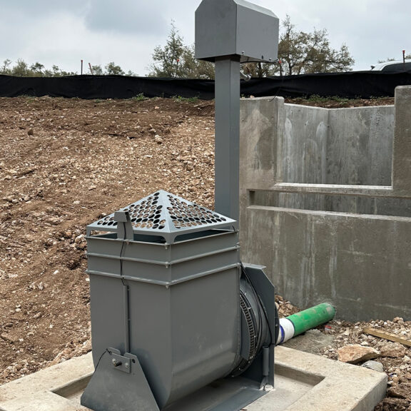 Automated stormwater detention control device, smartPOND.