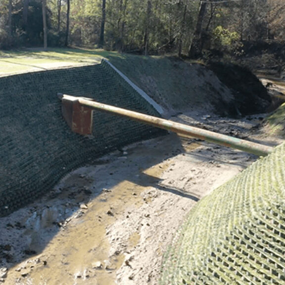 Installing GEOWEB Vegetated Retaining Wall without large machinery and equipment